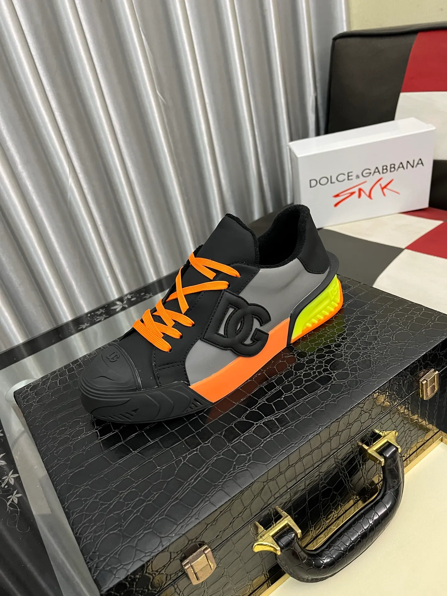 Men's Men's Shoes 💰500⌚️⌚️••Dolce&Gabbana••DG✔️High-end men's sports and casual shoes. Original goods from top counters. Original imported cowhide, multi-material splicing design ➕Imported cowhide lining, cowhide feet ➕Original TPR elastic outsole. Size: 35-46